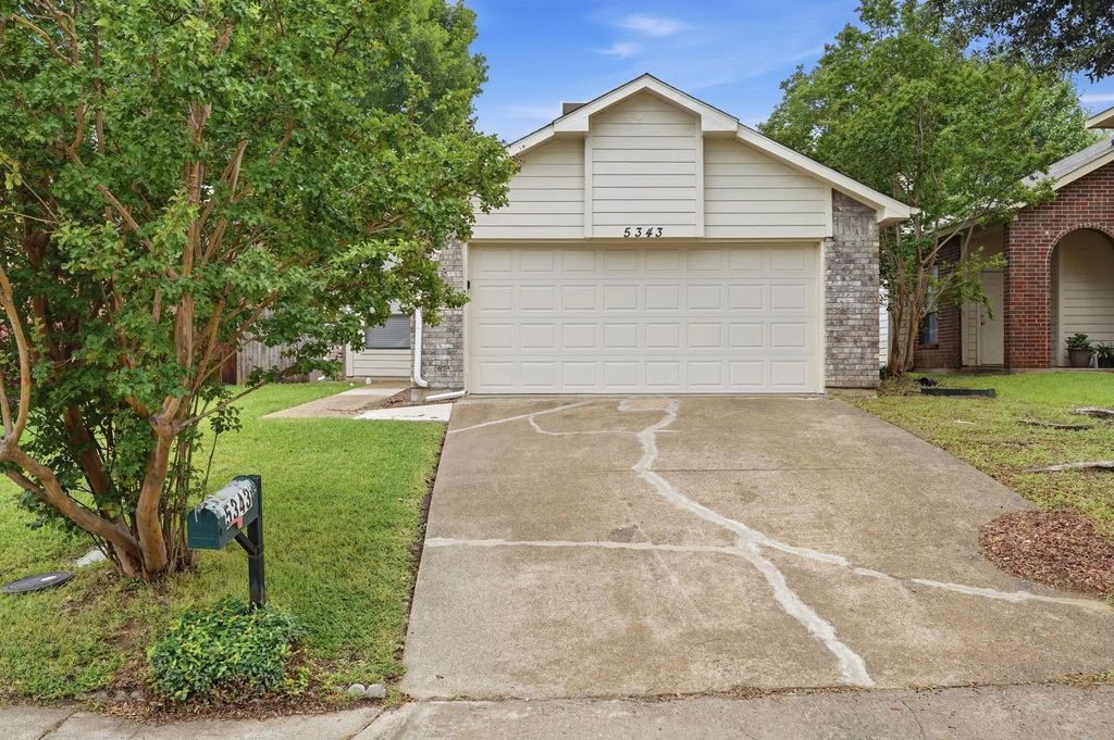 5343 Waterford Drive, Mesquite