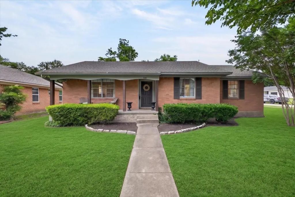 105 S Weatherred Drive, Richardson
