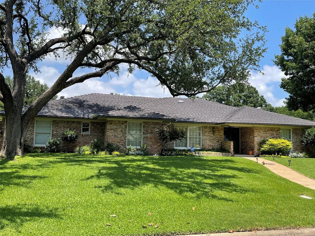 4131 Myerwood Lane, Dallas