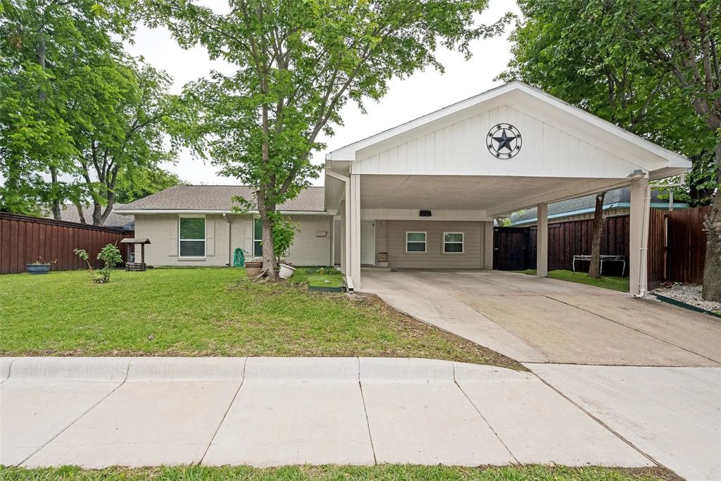 625 Kingston Drive, Grand Prairie