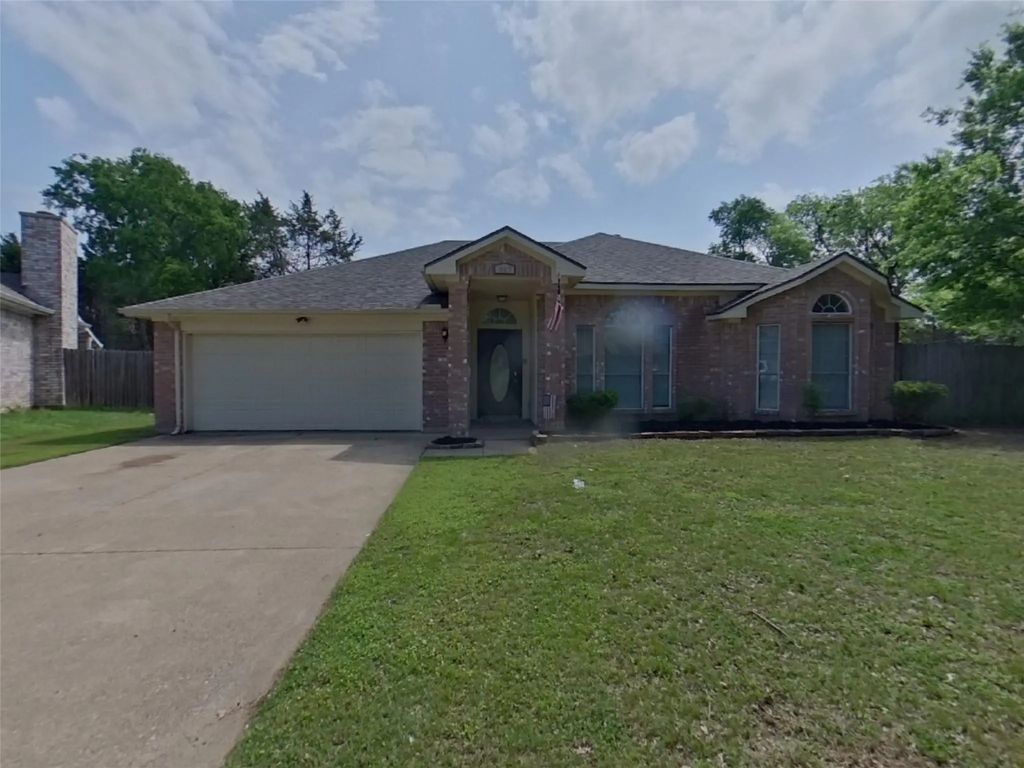 907 Ponds Court, Cedar Hill