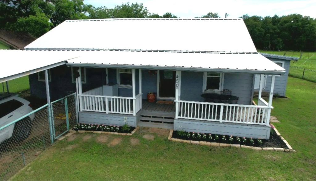 450 Valley Lane, Weatherford