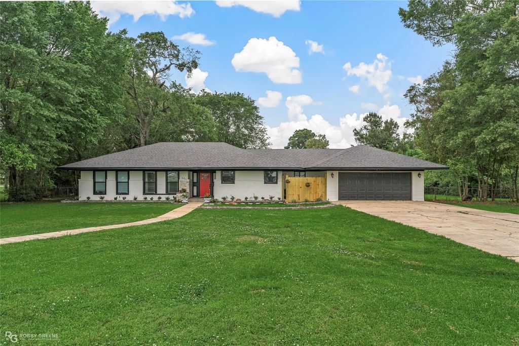 207 Red River Street, Benton