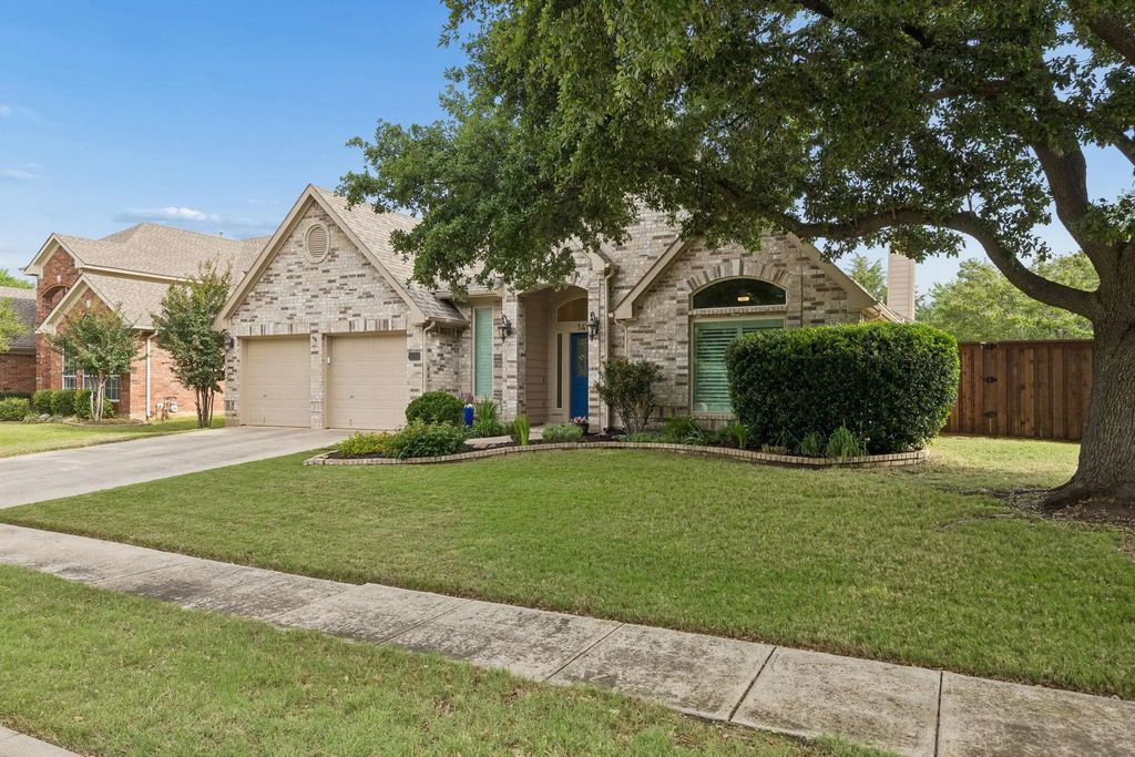 1420 Oakwood Court, Flower Mound