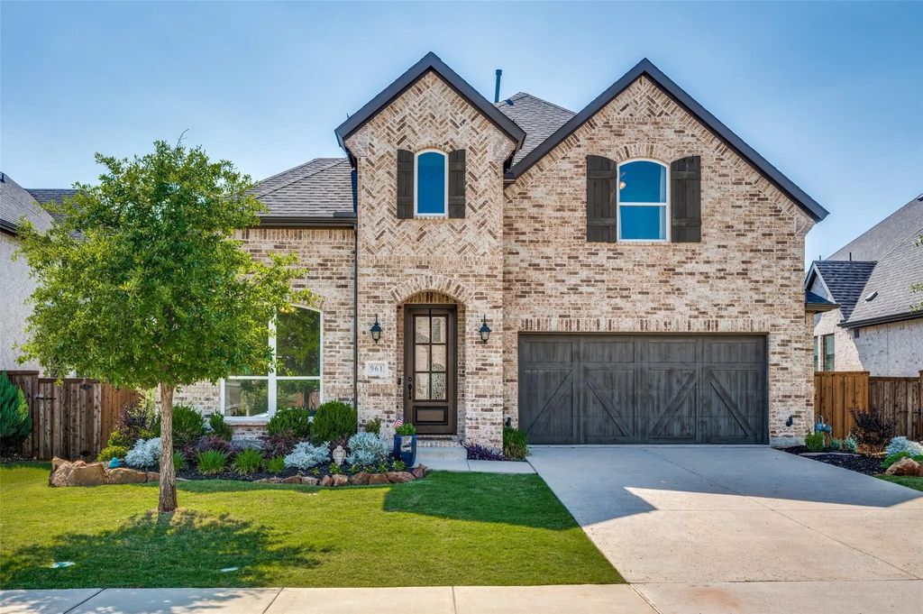961 Gladewater Drive, Prosper