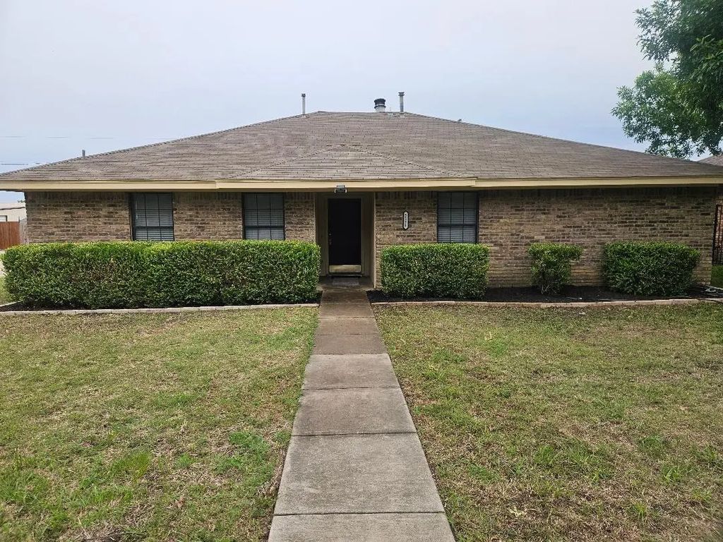 3136 Tina Street, Sachse
