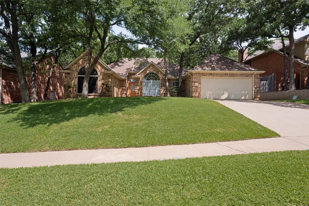 1818 Haydenbend Circle, Grapevine
