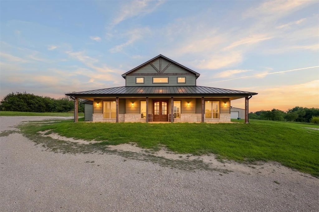 131 Angus Road, Waxahachie