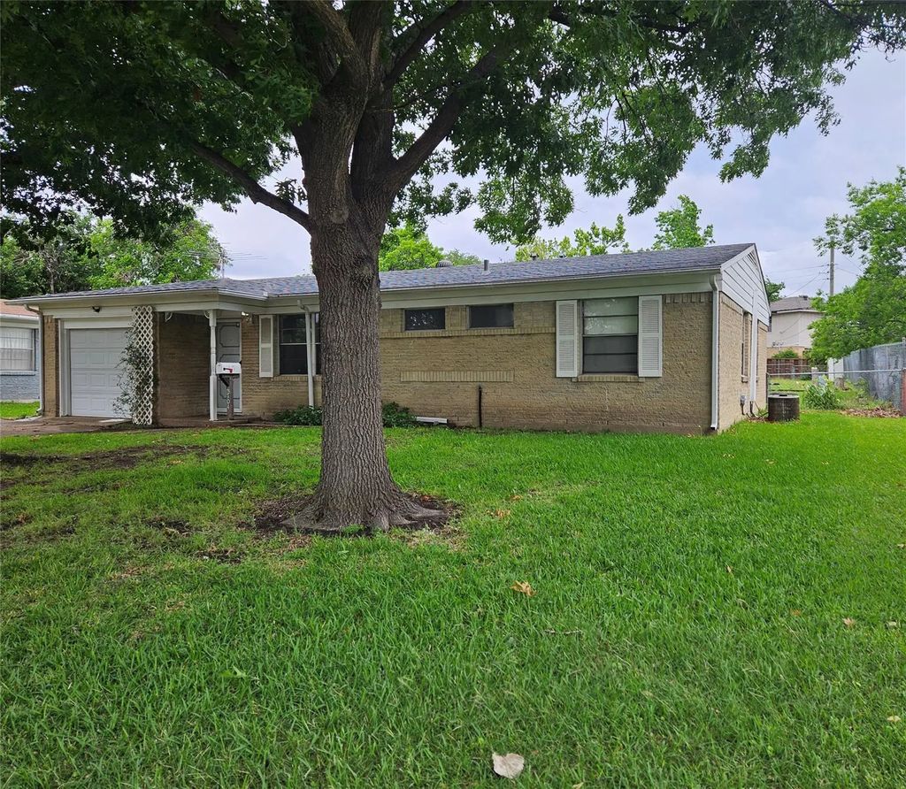4704 Salem Drive, Mesquite