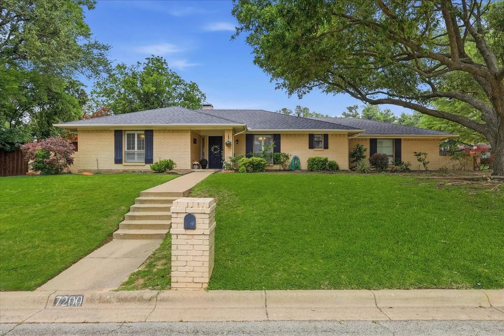 7200 Tamarack Road, Benbrook