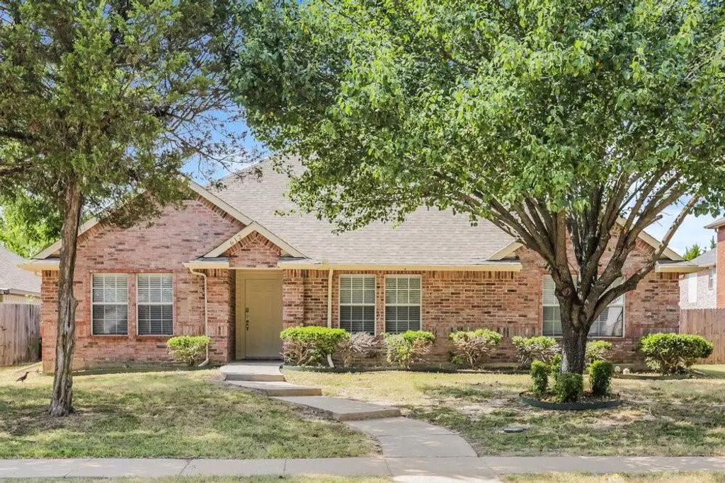 612 Grove Manor, Cedar Hill