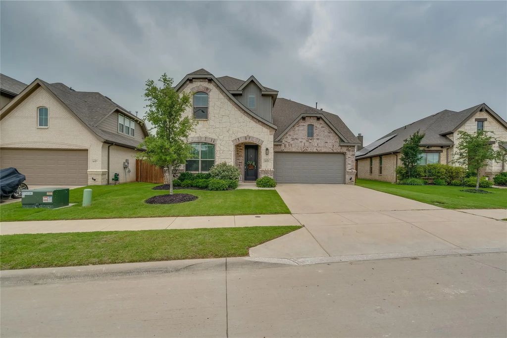 4621 Mill Falls Drive, Fort Worth