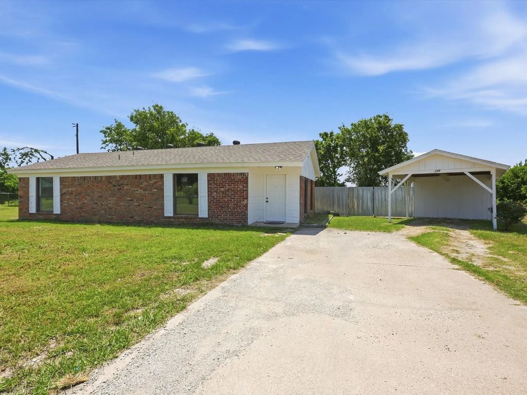 198 Green Acres Road, Weatherford