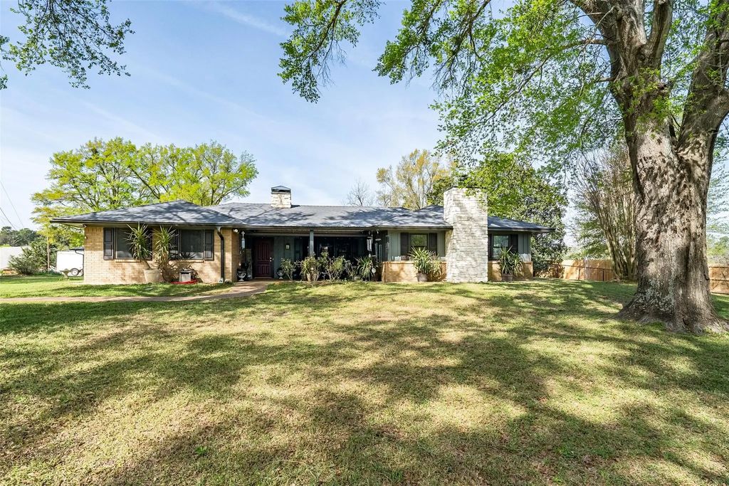 15549 County Road 1104, Flint