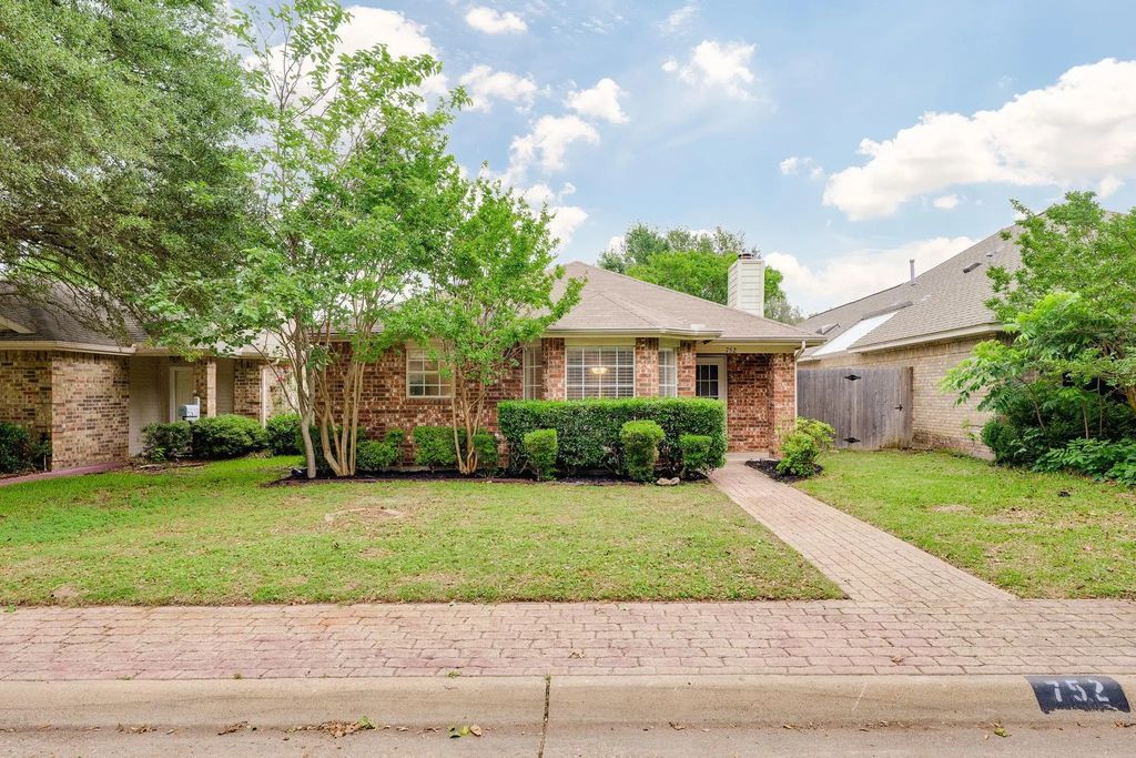 752 Monique, Cedar Hill