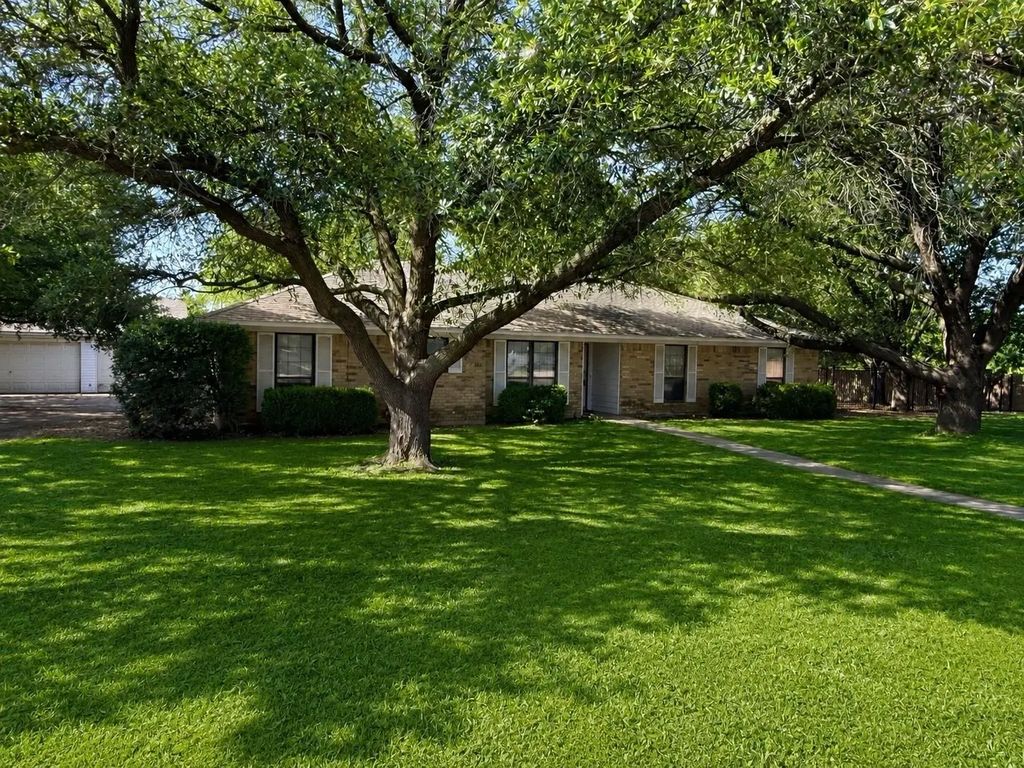 2921 Fladger Street, Denton