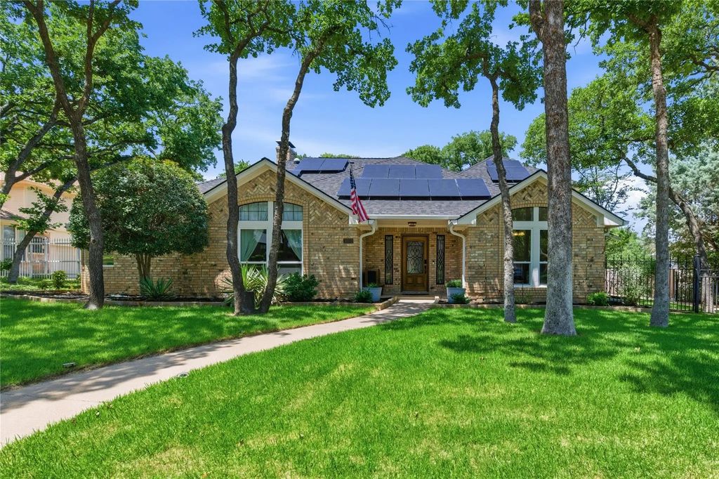 3072 High Cliff Drive, Grapevine