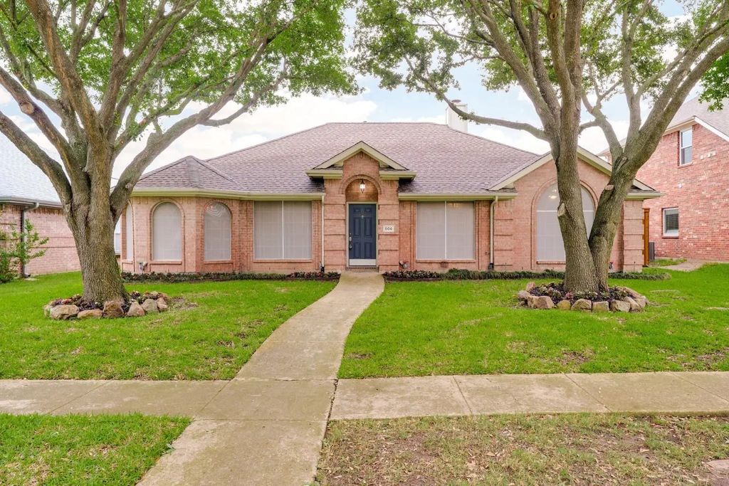806 Green Apple Drive, Garland