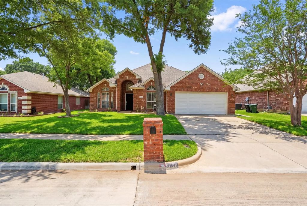 6020 Fannin Drive, Arlington