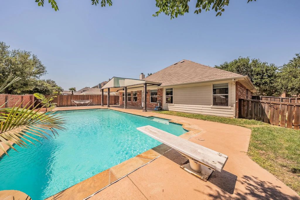 1011 Fleetwood Cove Drive, Grand Prairie