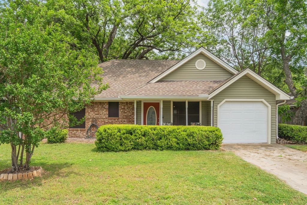 204 Joshua Street, Denton