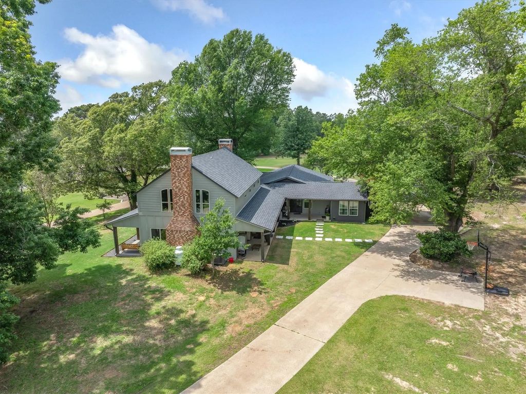 2489 Fm 2909, Canton