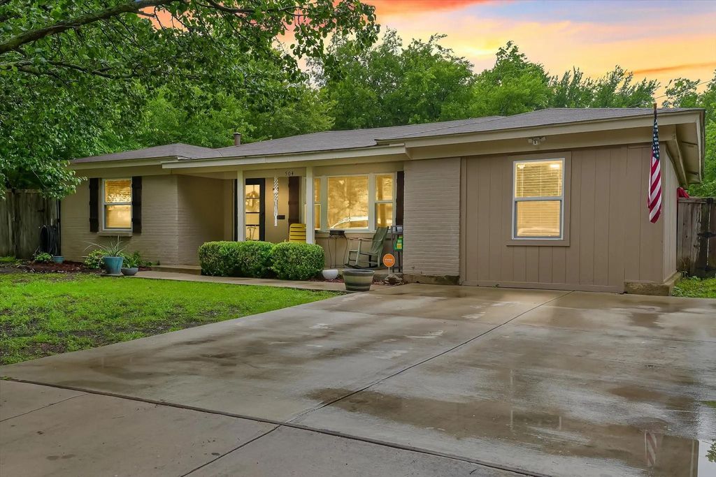 504 Parkside Drive, White Settlement