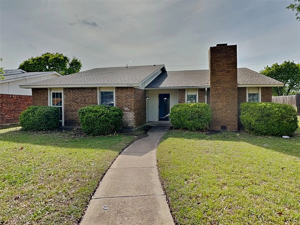 7439 Oakmore Drive, Dallas