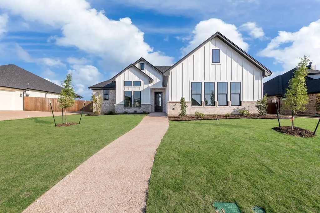 10208 Castleberry Lane, Waco