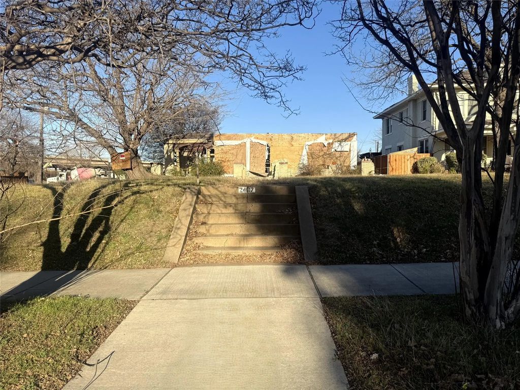 2407 Park Row Avenue, Dallas