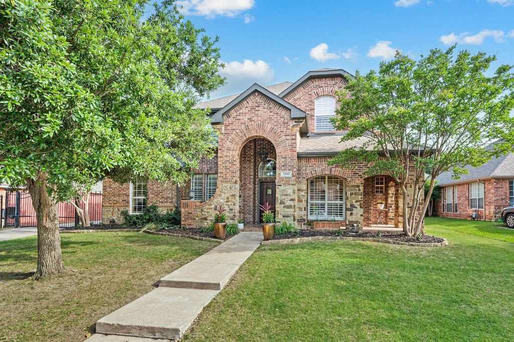 1810 Green Trail, Keller