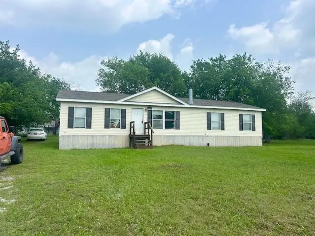407 S Herman Street, Mexia