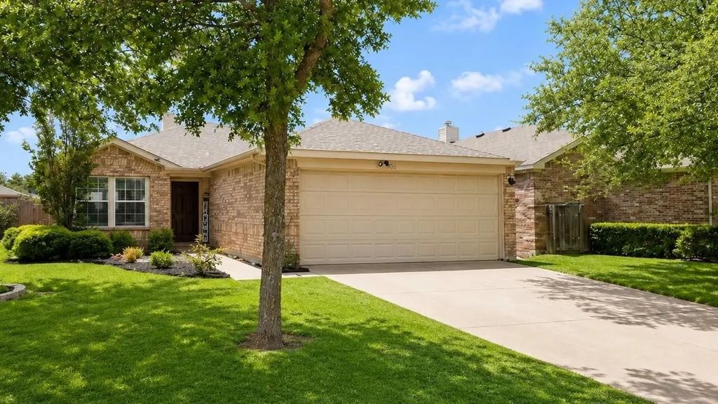 2002 Fairview Drive, Forney