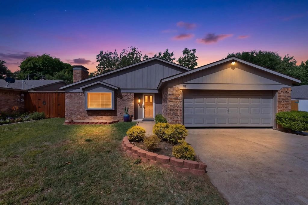 718 Matthews Court, Arlington