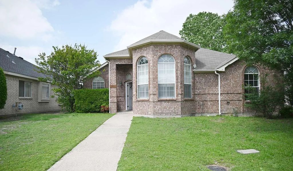 1511 Oak Tree Road, Allen