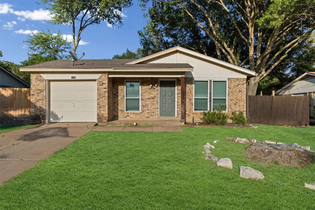 1123 Saturn Drive, Cedar Hill
