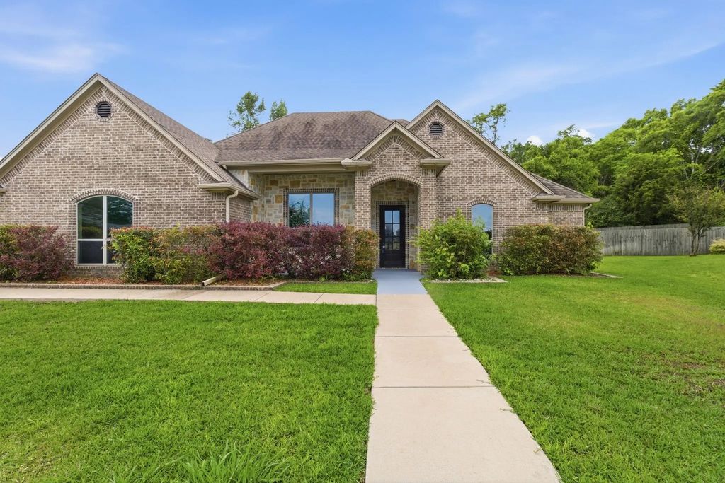 7765 Hickory Spring Lane, Tyler