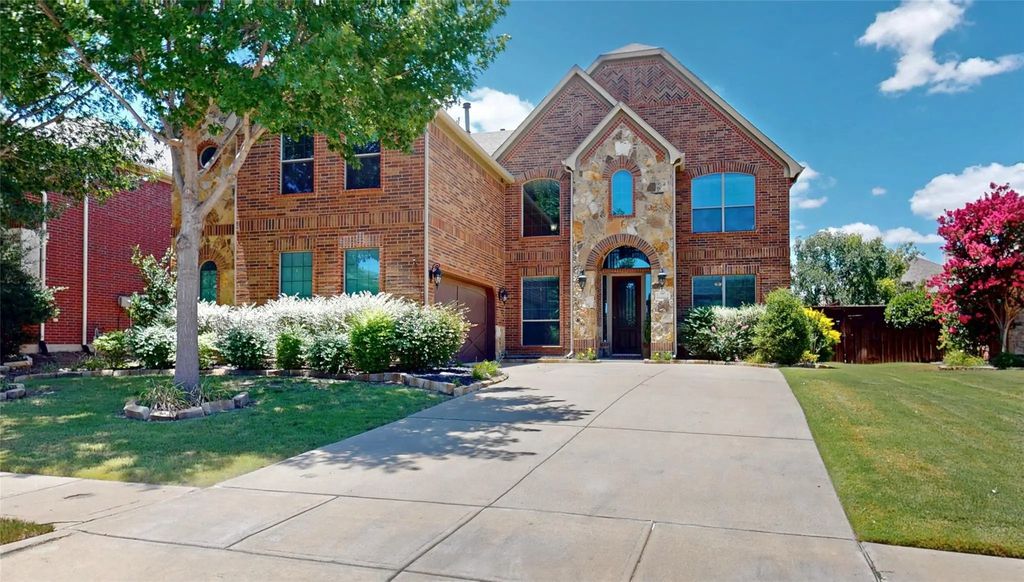 1736 Lewis Crossing Drive, Keller
