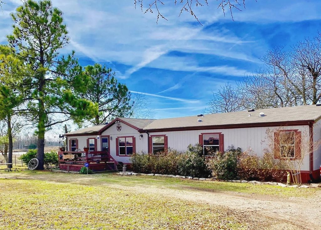 272 County Road 2062, Klondike