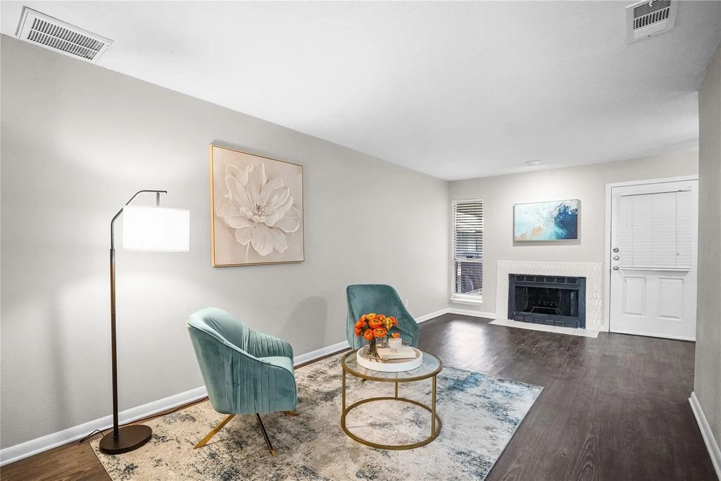 4502 Gaston Avenue 319, Dallas
