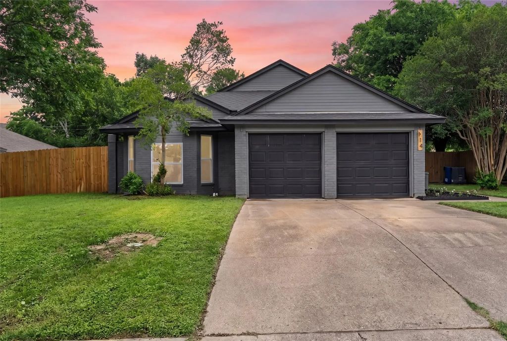 114 Hollywood Drive, Glenn Heights