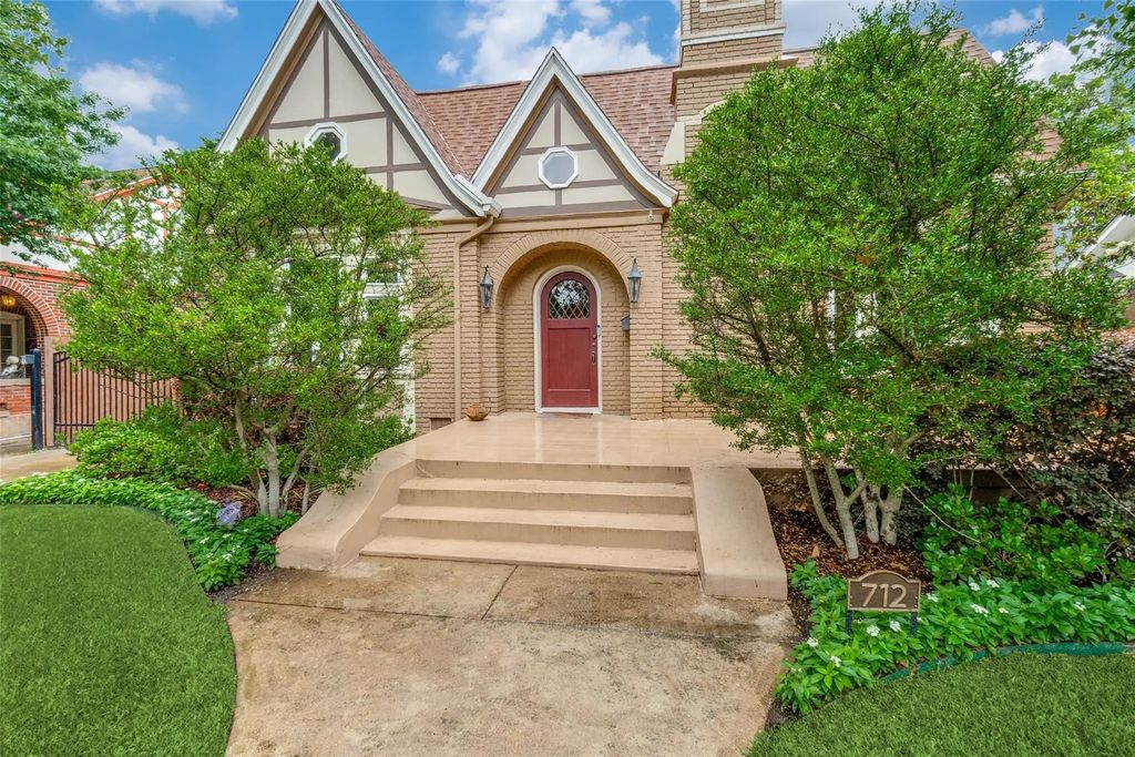 712 Lipscomb Avenue, Dallas