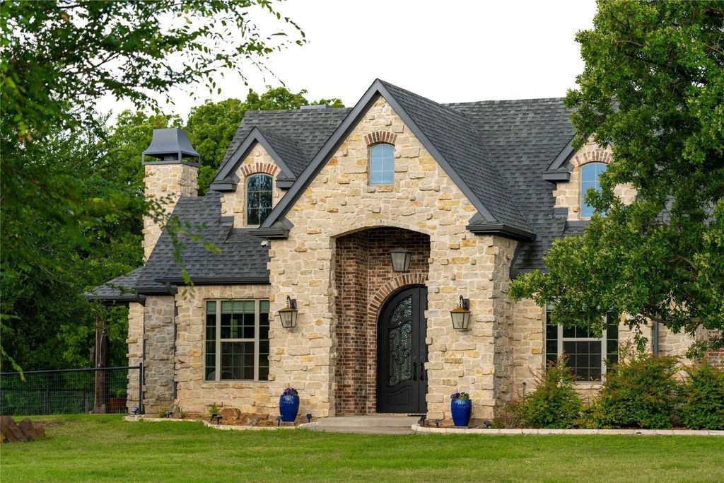 99 Lake Drive, Tioga