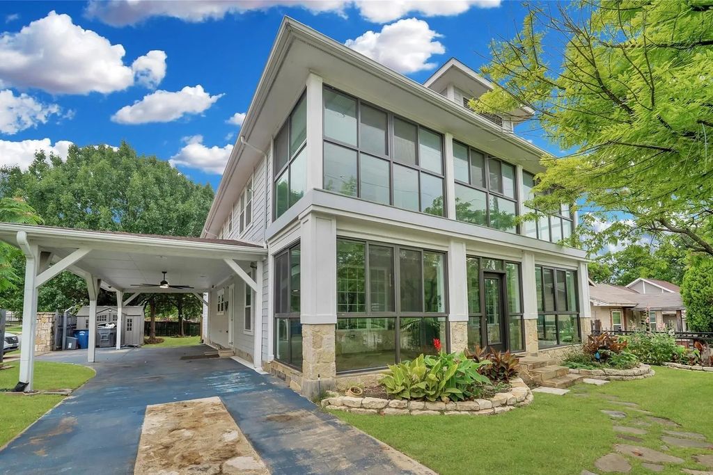 6303 E Grand Avenue, Dallas