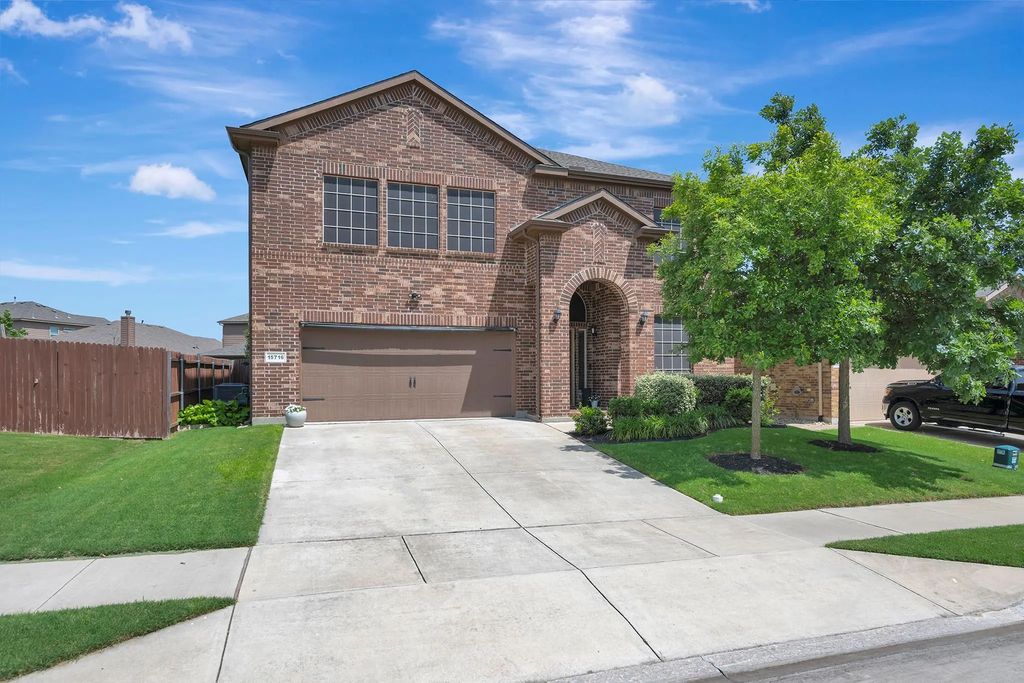15716 Oak Pointe Drive, Fort Worth