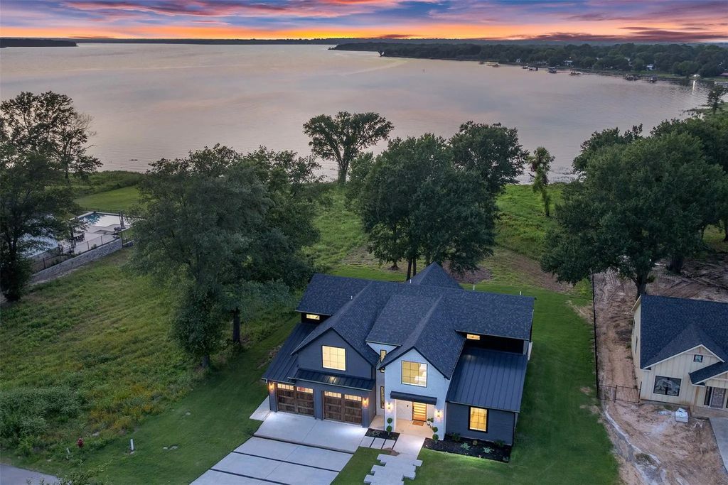 1524 Shoreline Drive, Mabank