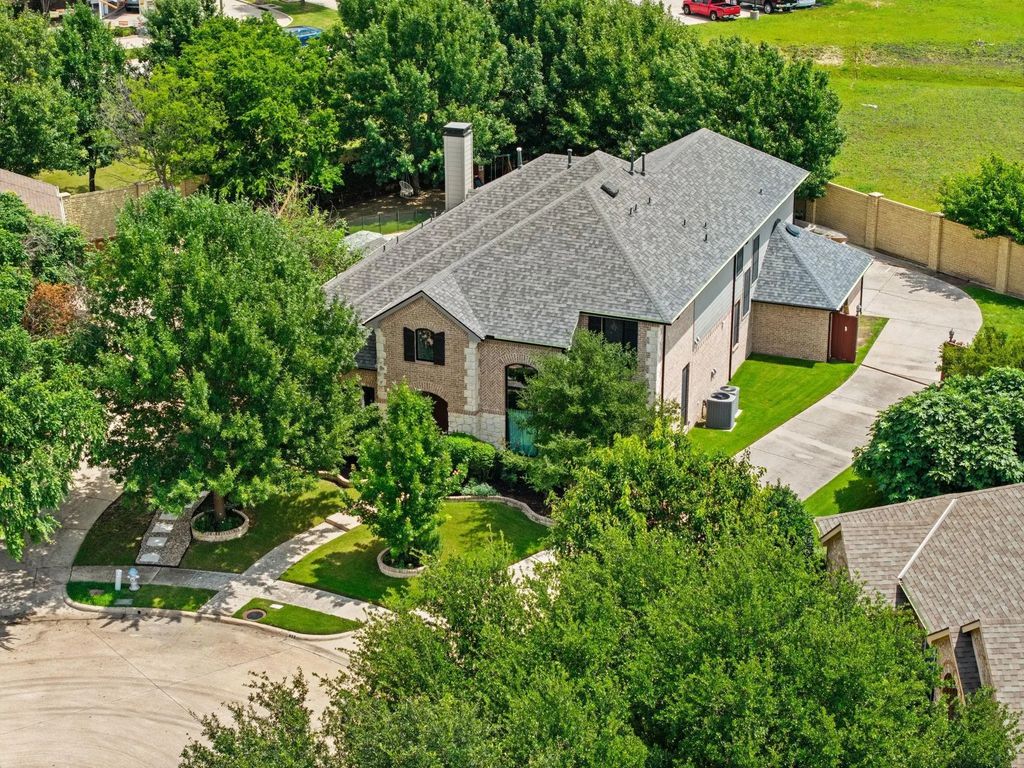 433 Long Cove Court, Allen
