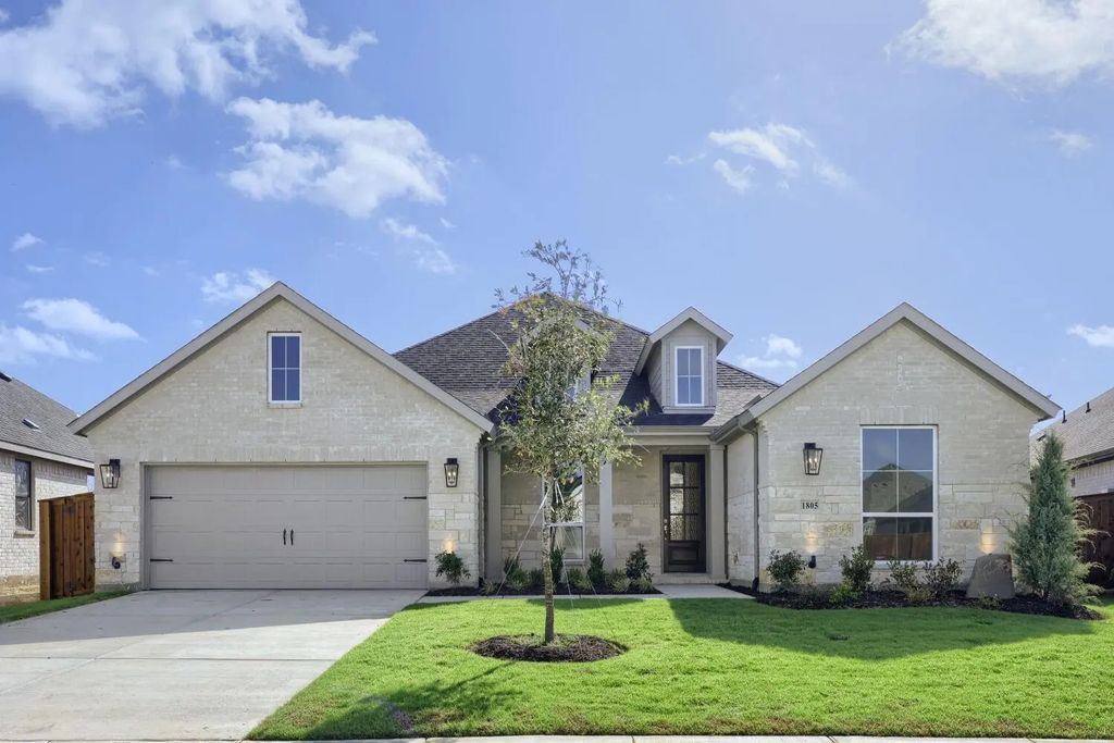 1805 Running Iron Trail, Mansfield