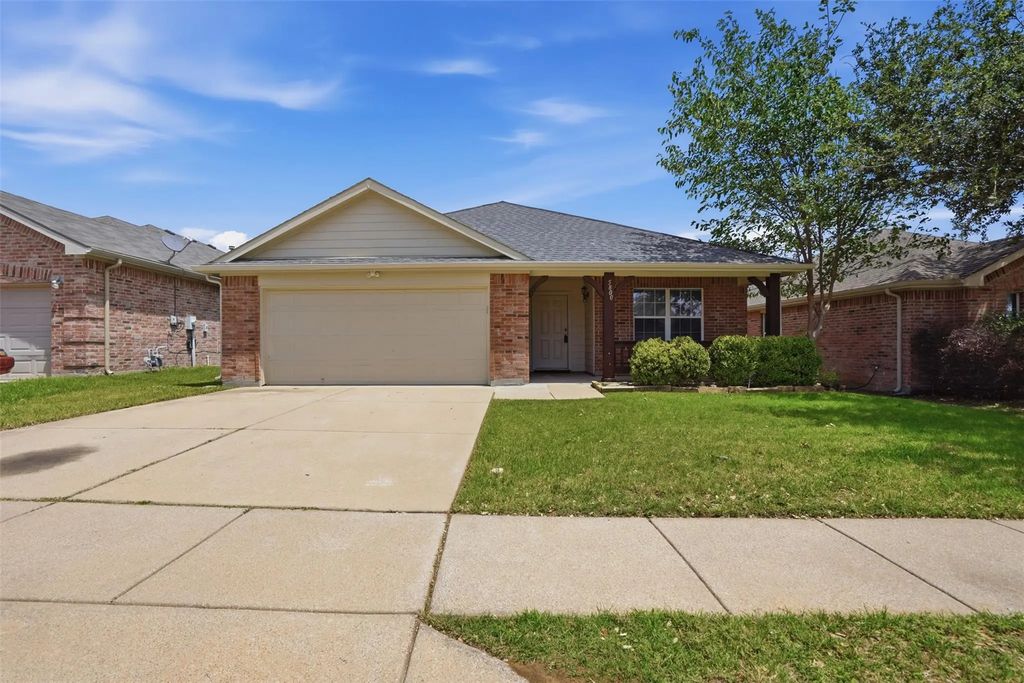 5800 Blue Ribbon Road, Fort Worth