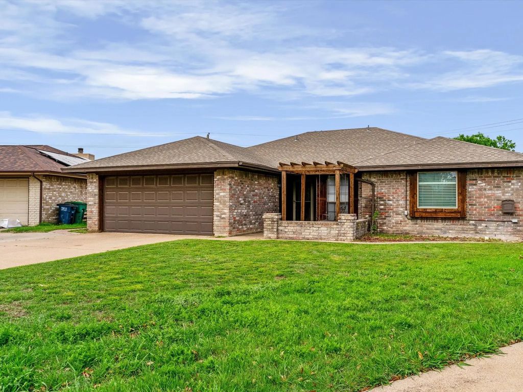 2600 S Meadow Drive, Fort Worth
